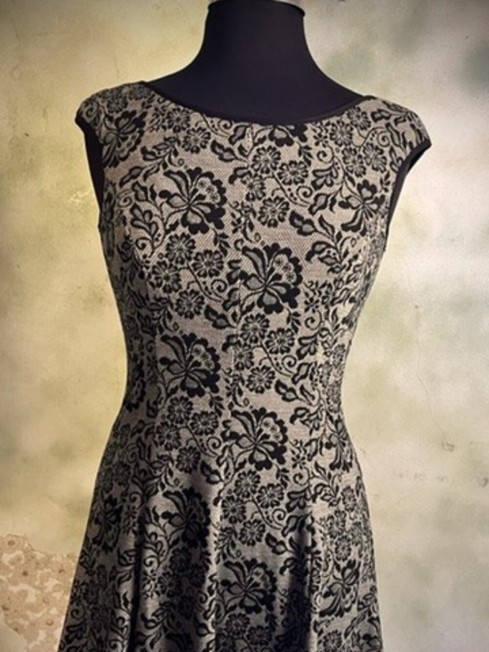 Maggy London Gold Black Floral Brocade Fit & Flare Dress Size 4
